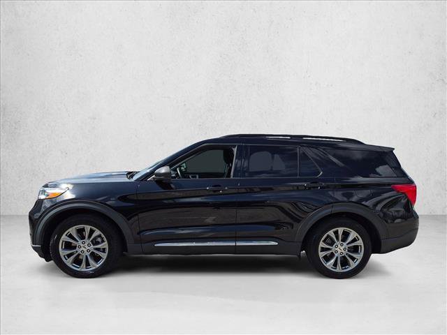 Certified 2022 Ford Explorer XLT w/ Equipment Group 202A RWD image 8
