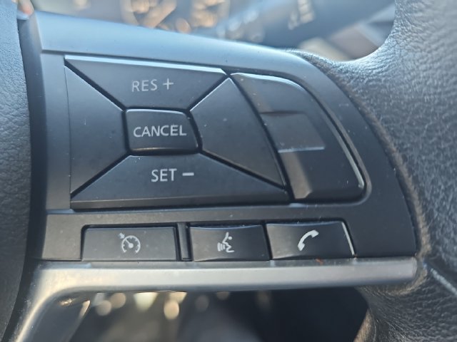Used 2025 Nissan Altima 2.5 SV FWD image 18