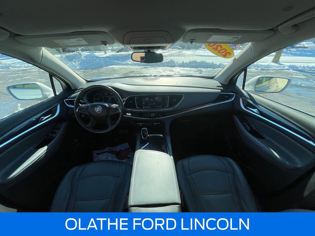 Used 2020 Buick Enclave Essence image 24