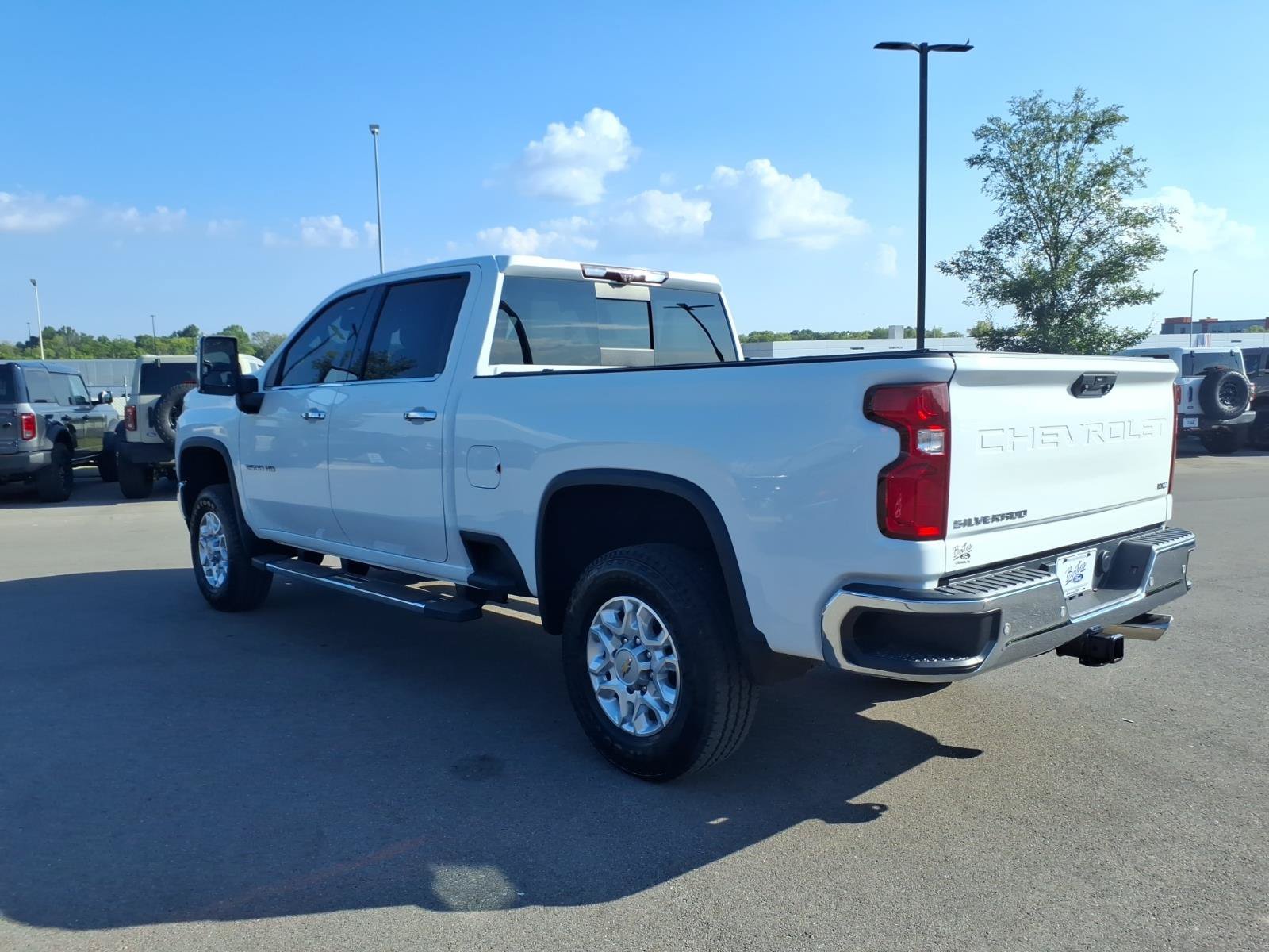 Used 2021 Chevrolet Silverado 2500 LTZ w/ LTZ Premium Package AWD/4WD image 5