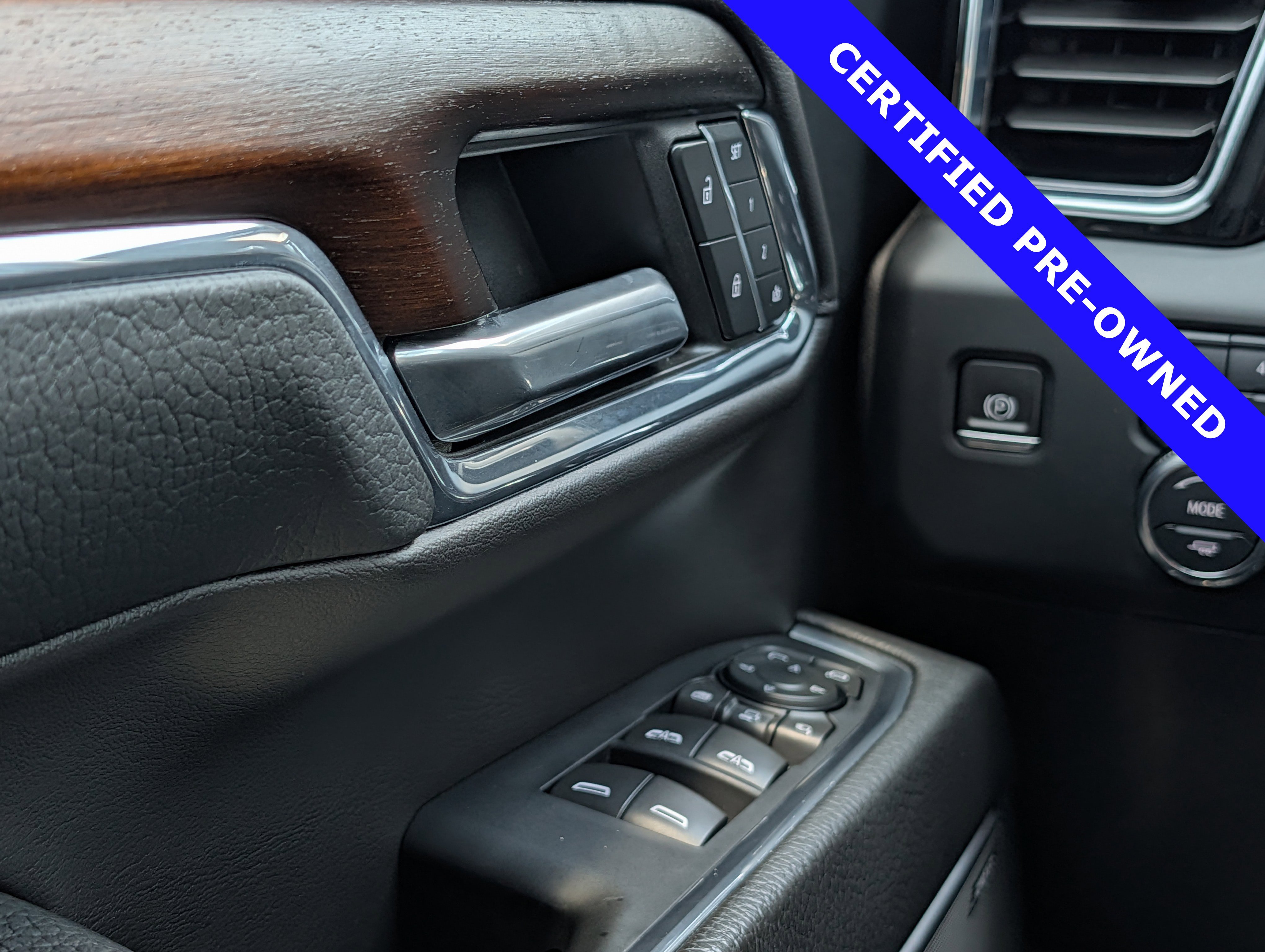 Used 2024 GMC Sierra 2500 Denali w/ Denali Reserve Package AWD/4WD image 30