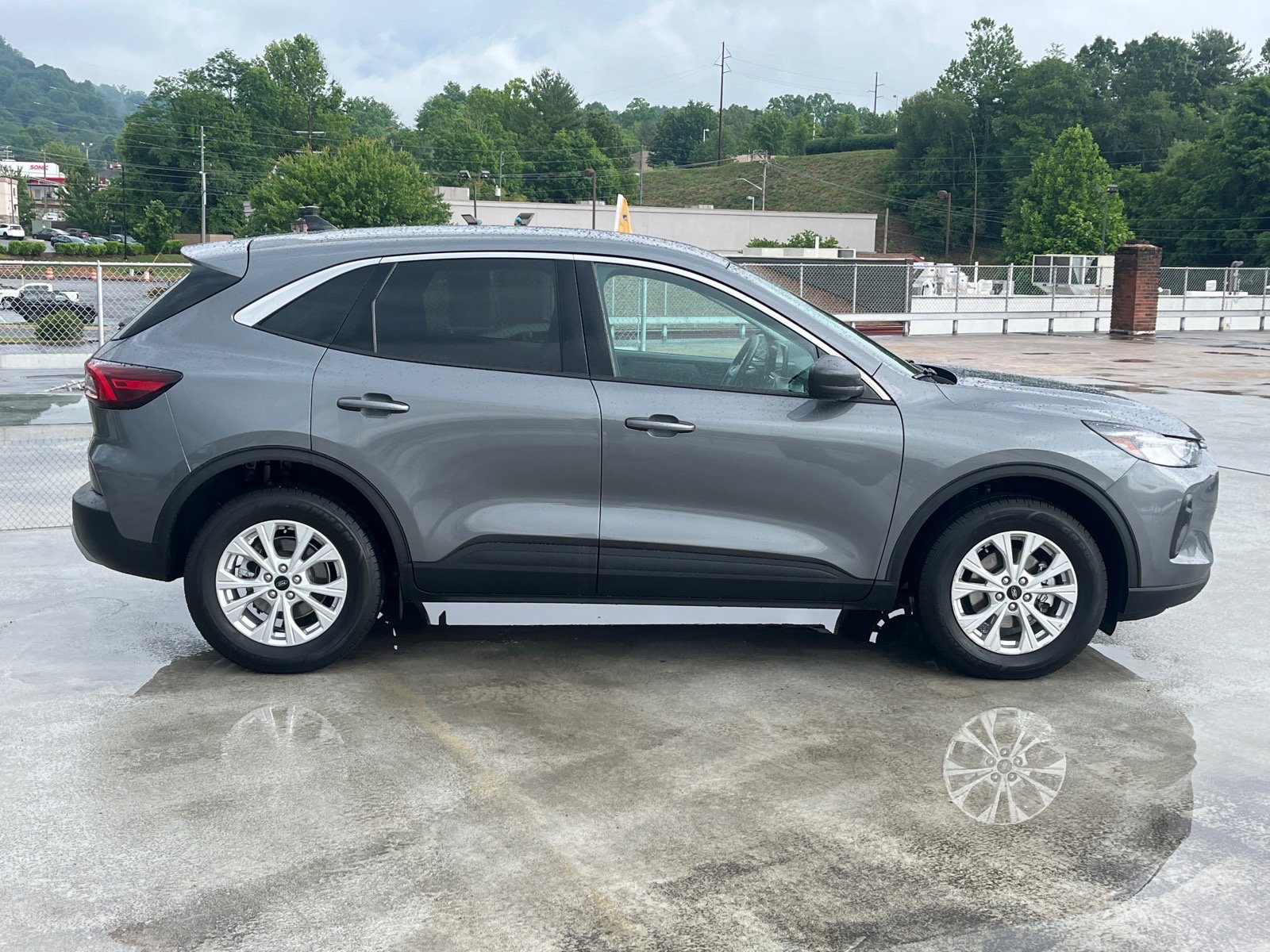Certified 2024 Ford Escape Active AWD/4WD image 2