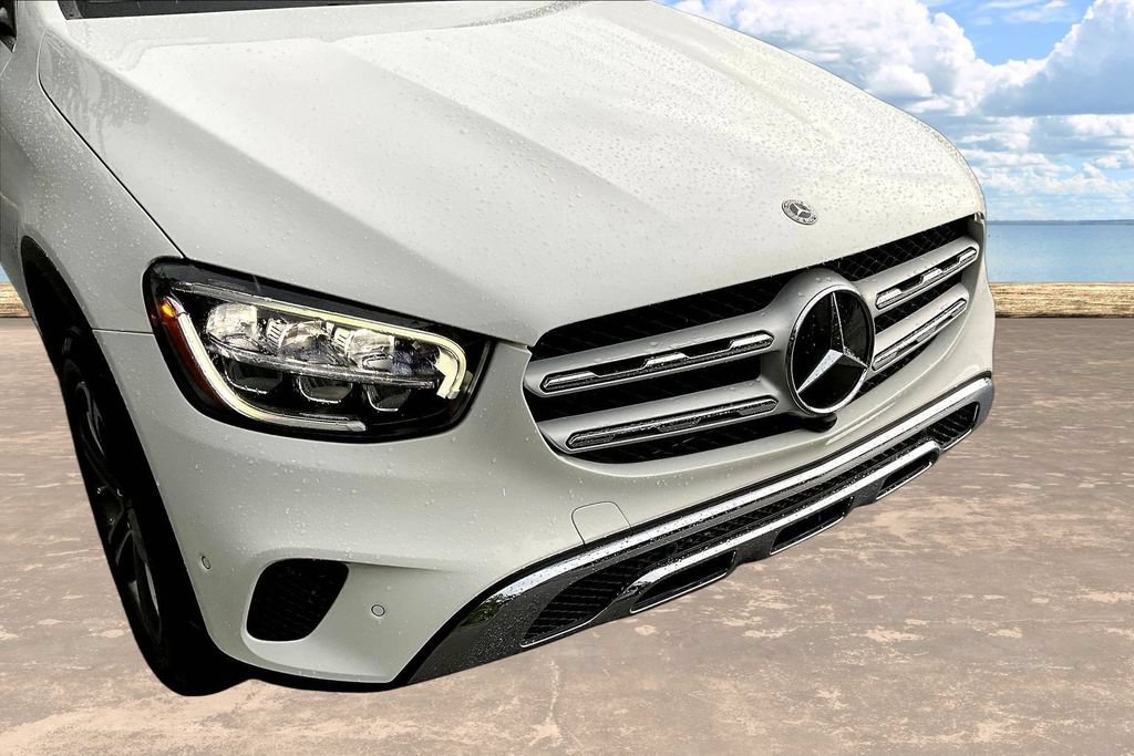 Used 2022 Mercedes-Benz GLC 300 4MATIC w/ Premium Package Lite image 35