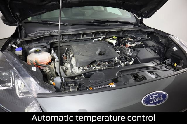 Certified 2020 Ford Escape SE image 17