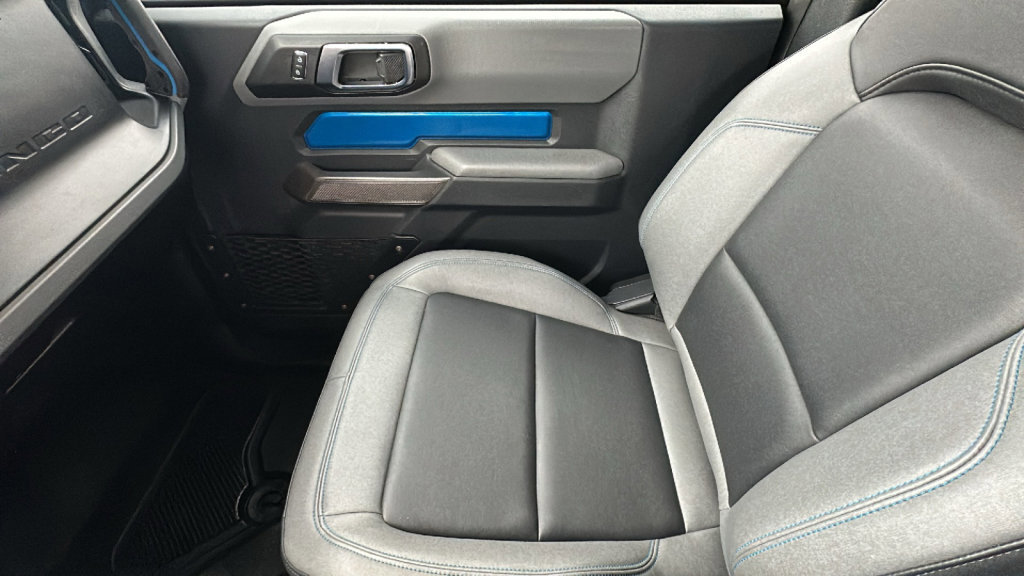 Certified 2021 Ford Bronco Black Diamond w/ Sasquatch Package image 12