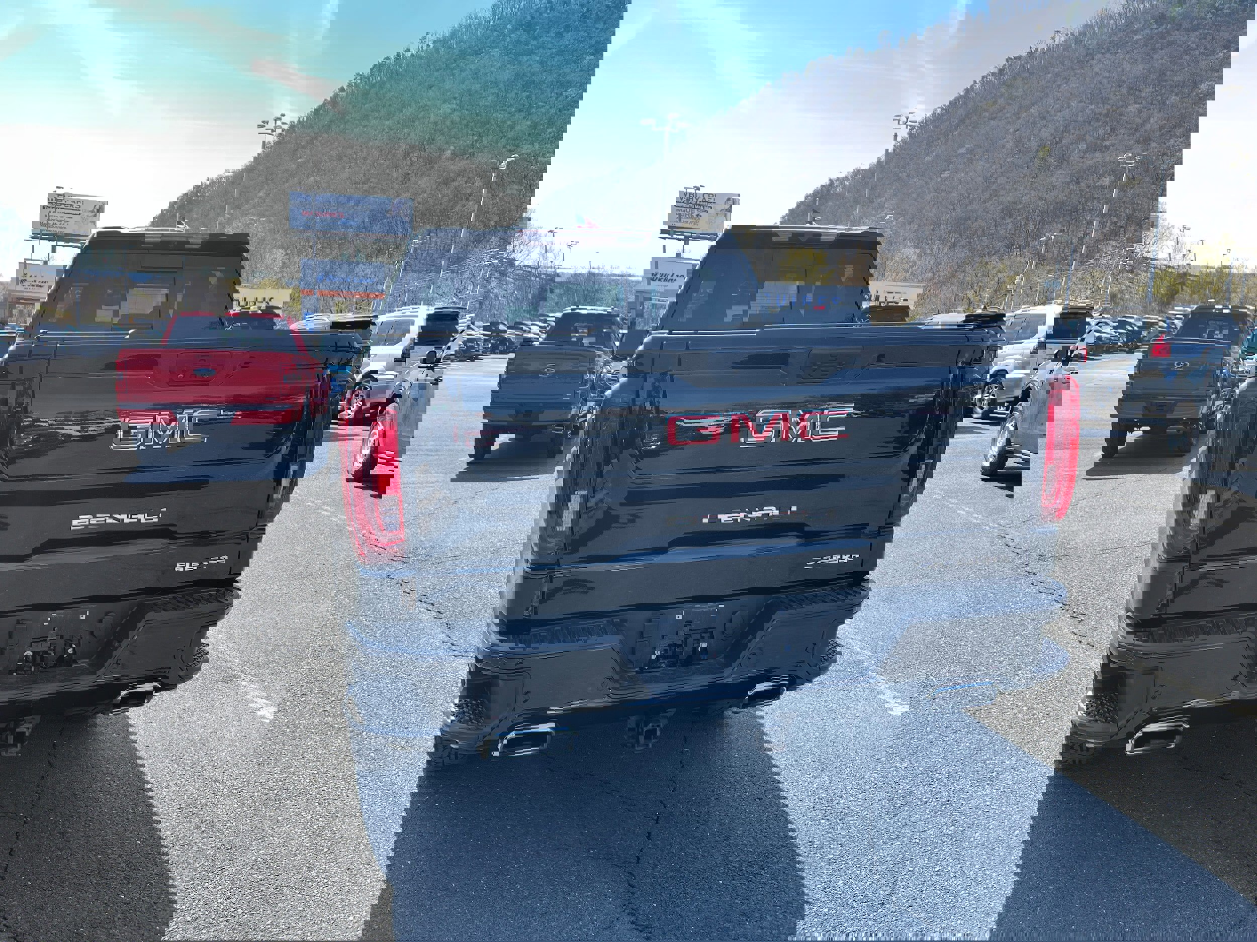 Used 2022 GMC Sierra 1500 Denali AWD/4WD image 4