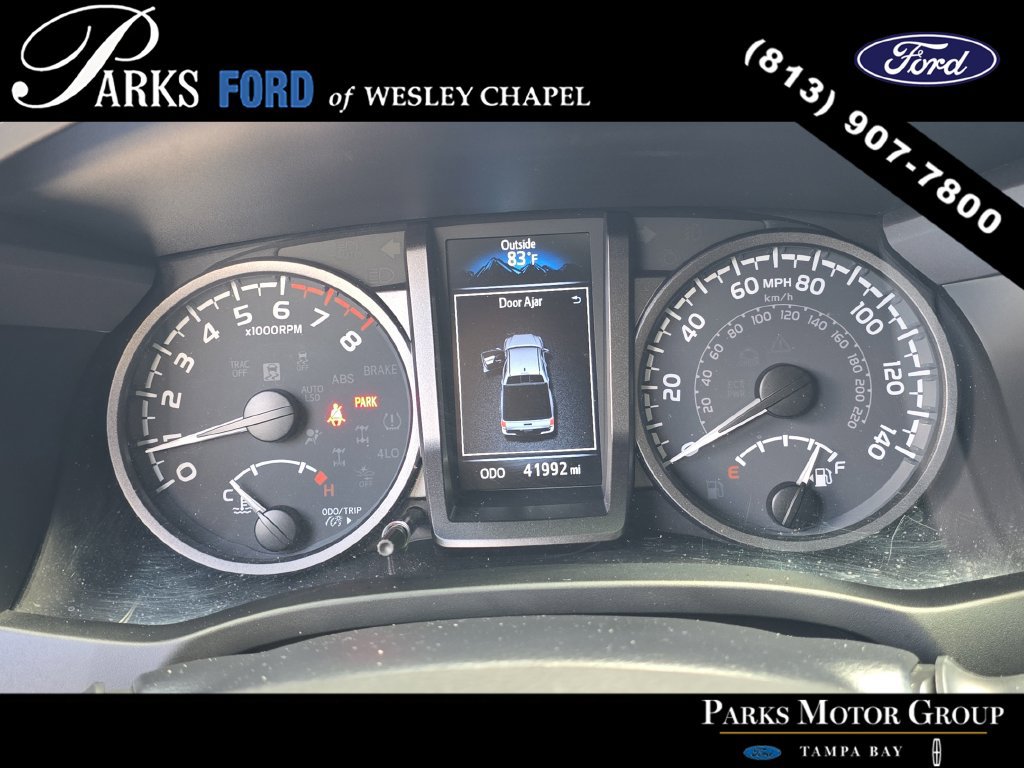 Used 2022 Toyota Tacoma TRD Off-Road AWD/4WD image 32