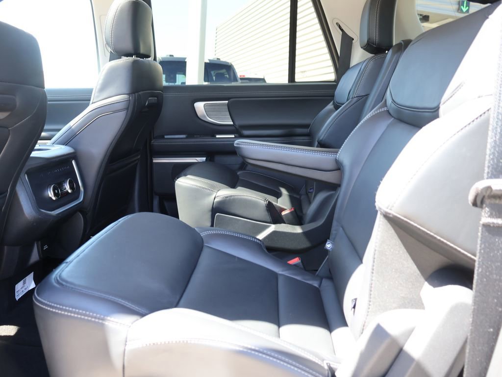 Certified 2025 Ford Expedition Max Platinum image 20