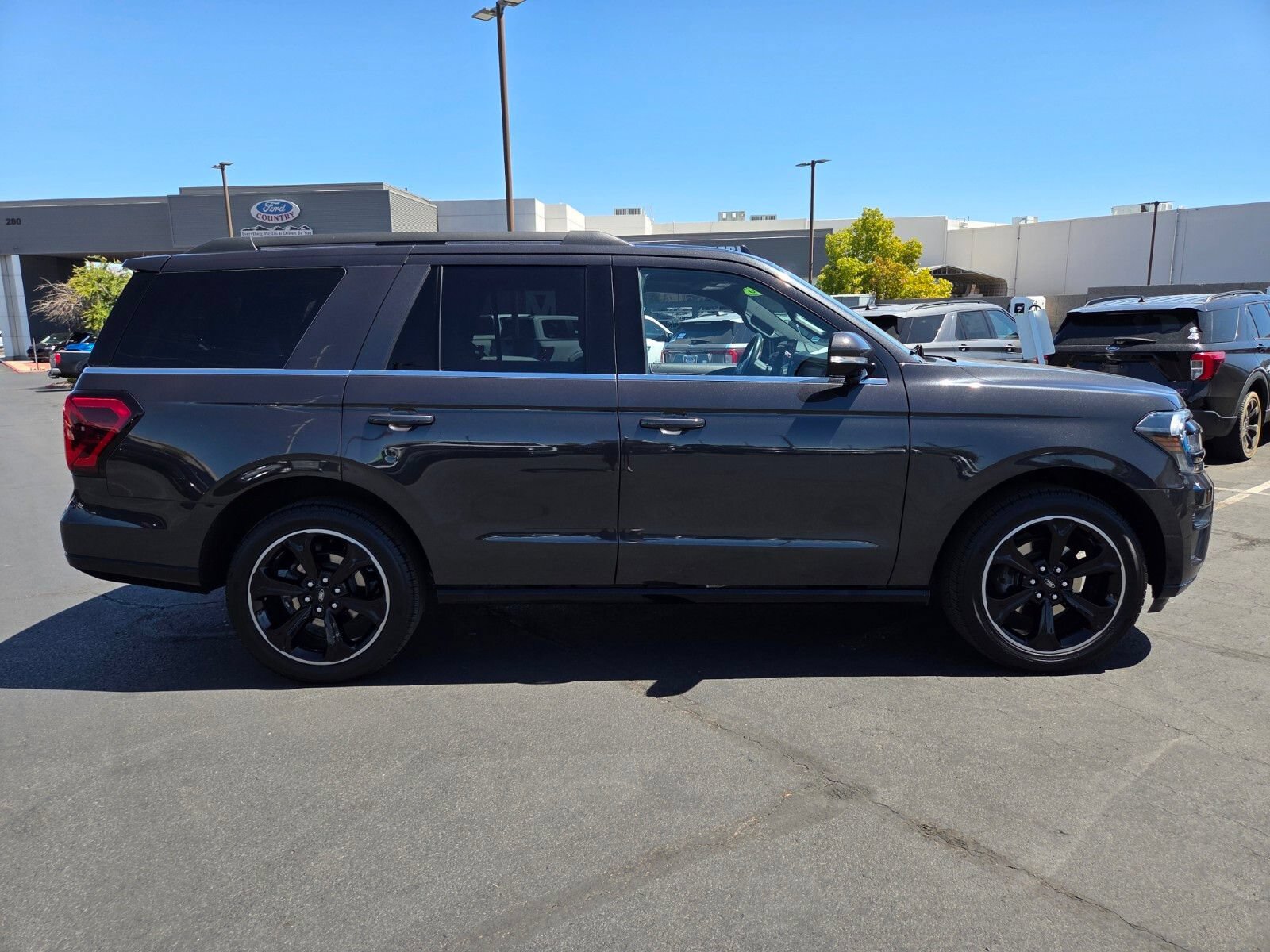 Certified 2023 Ford Expedition Limited AWD/4WD image 7