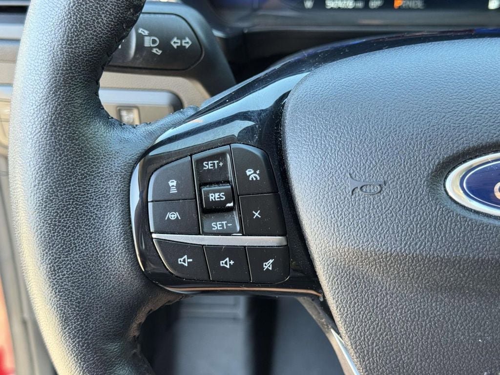 Certified 2021 Ford Escape SEL w/ Technology Package AWD/4WD image 11