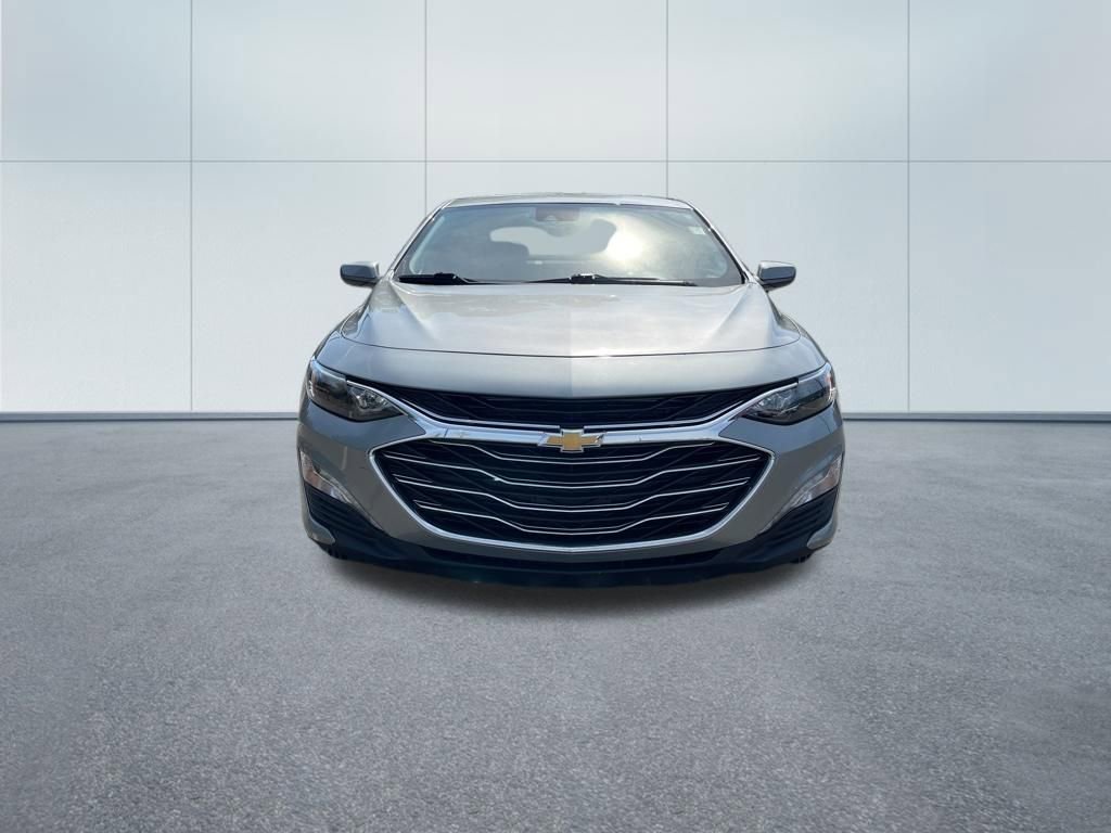 Used 2024 Chevrolet Malibu LT image 3