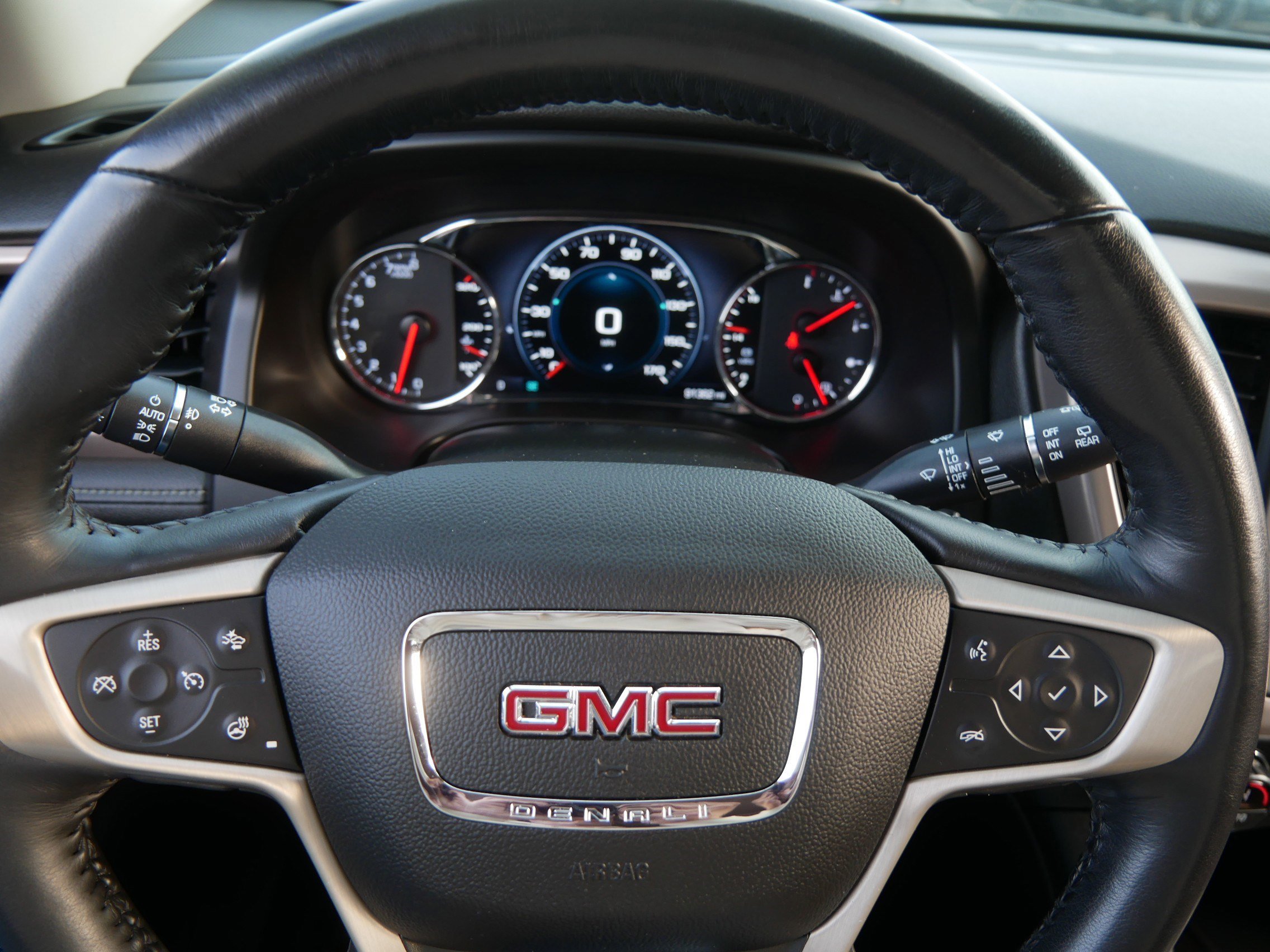 Used 2018 GMC Acadia Denali image 25