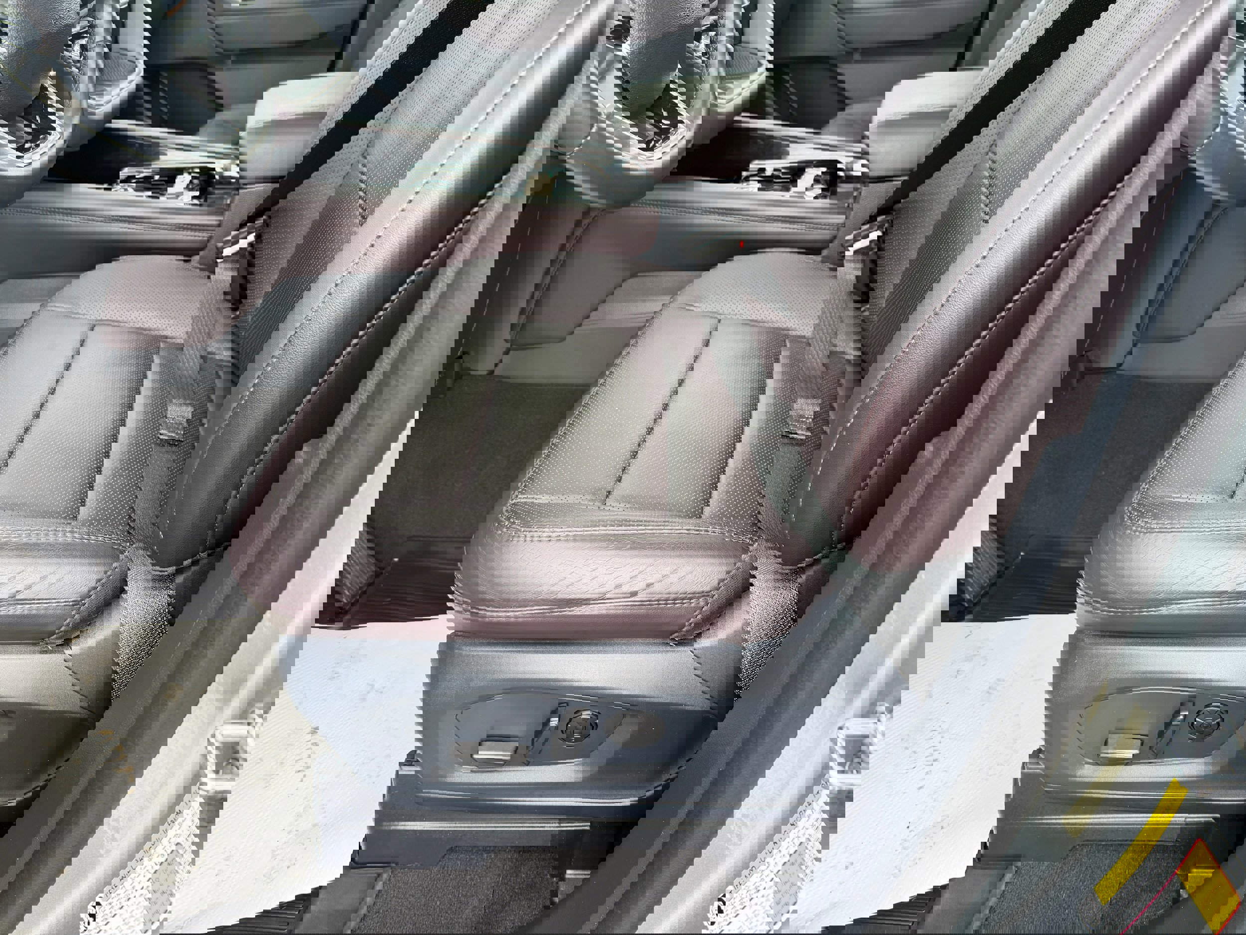 Certified 2025 Ford Explorer Platinum w/ Ultimate Package image 22