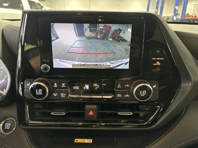 Used 2023 Toyota Highlander XSE FWD image 29