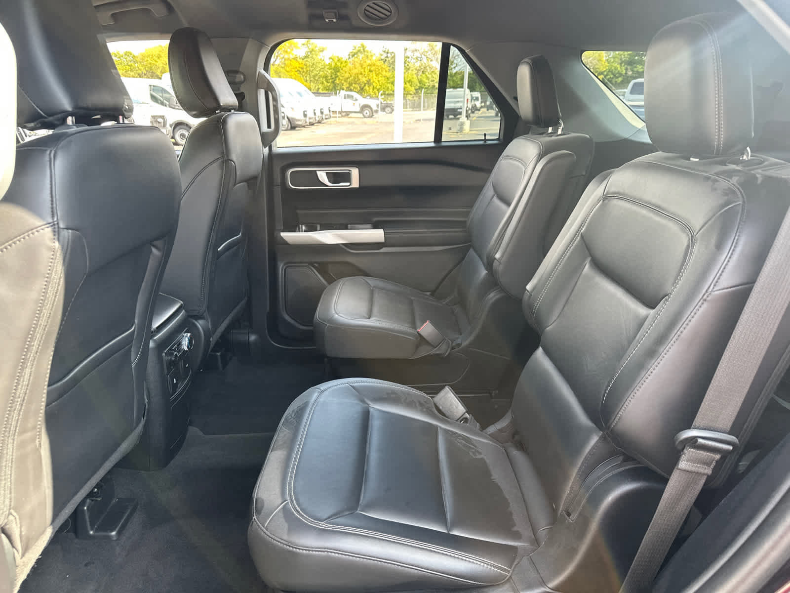 Certified 2022 Ford Explorer XLT w/ Equipment Group 202A image 30