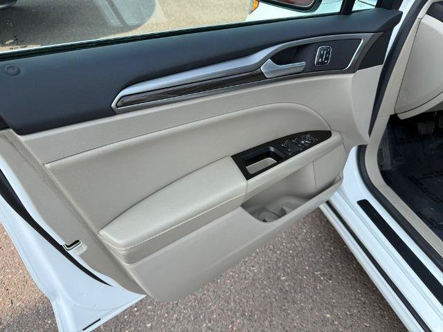Certified 2017 Ford Fusion SE FWD image 21