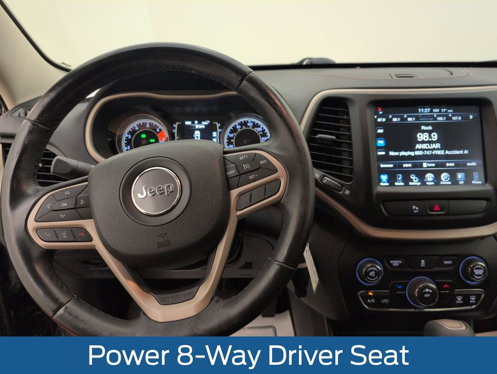 Used 2017 Jeep Cherokee Latitude w/ Safety/Convenience Group FWD image 21