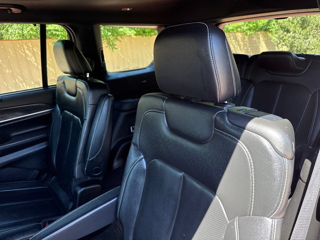 Used 2024 Jeep Grand Cherokee L Limited w/ Luxury Tech Group II AWD/4WD image 22