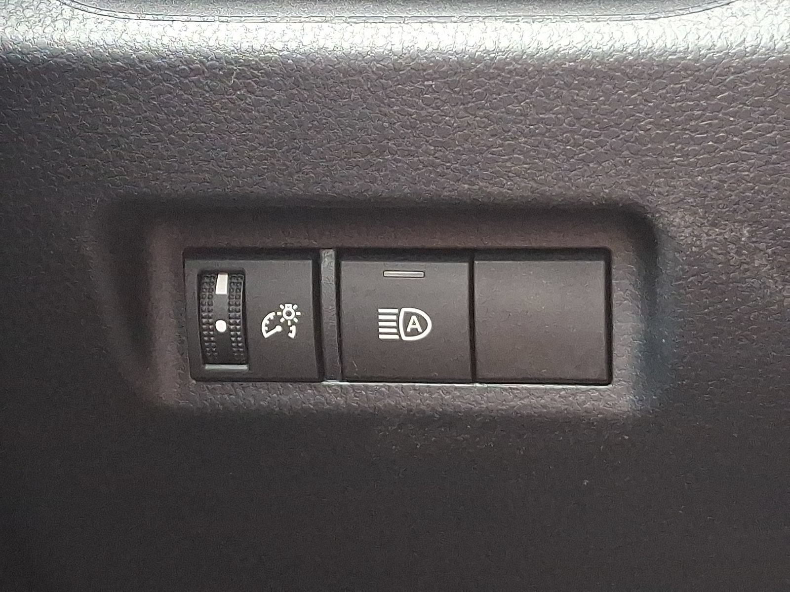 Used 2023 Toyota RAV4 LE AWD/4WD image 23