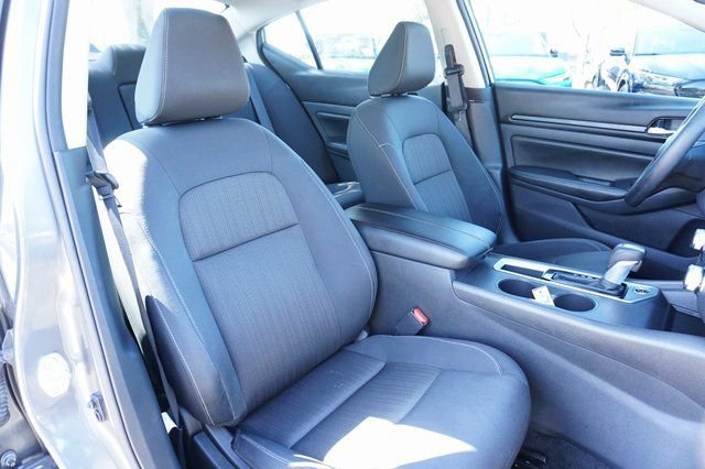 Used 2025 Nissan Altima 2.5 SV image 7