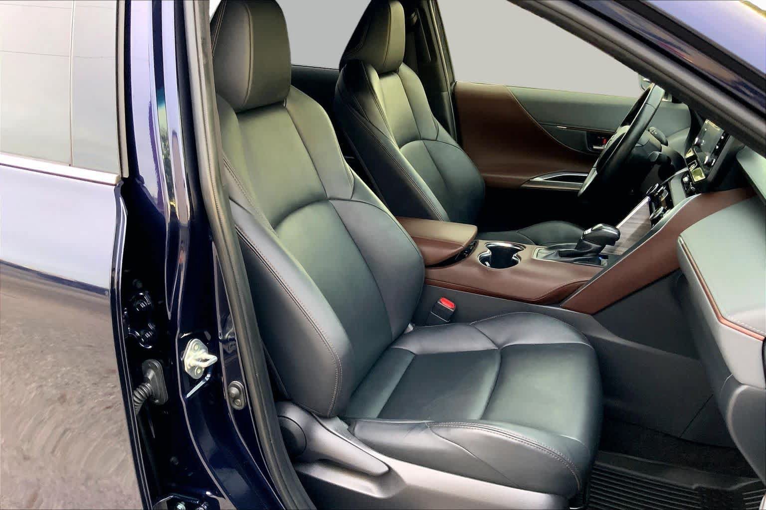 Used 2022 Toyota Venza XLE AWD/4WD image 8