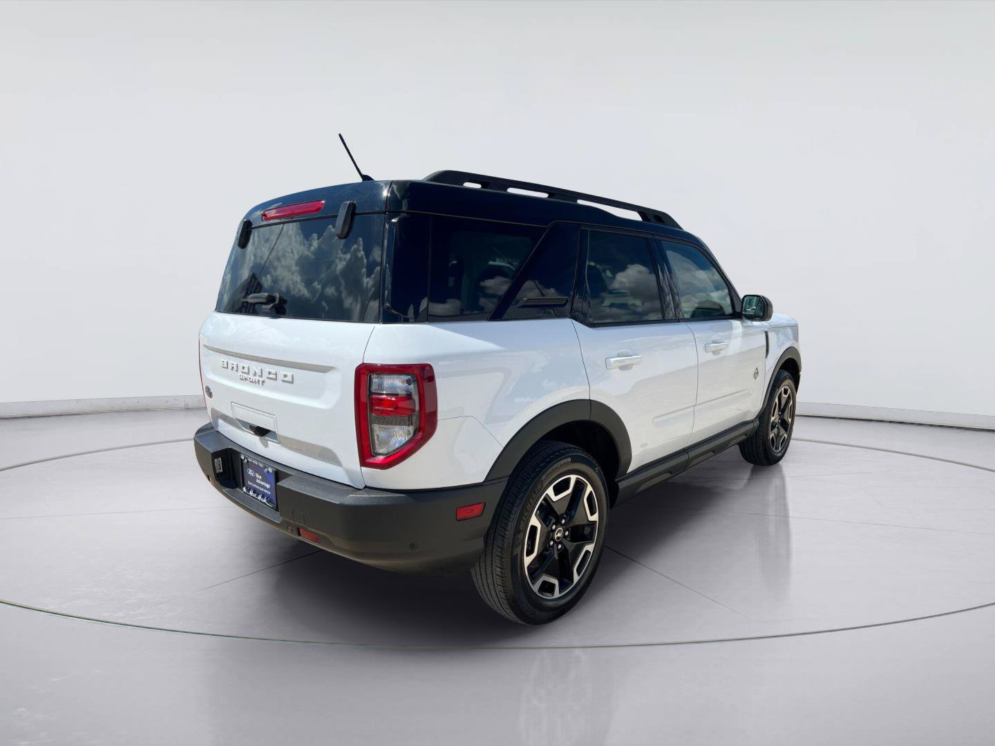 Certified 2023 Ford Bronco Sport Outer Banks w/ Tech Package AWD/4WD image 3