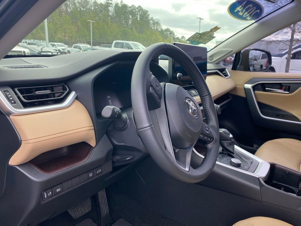 Used 2024 Toyota RAV4 Limited image 9
