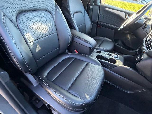 Certified 2025 Ford Escape Platinum AWD/4WD image 37