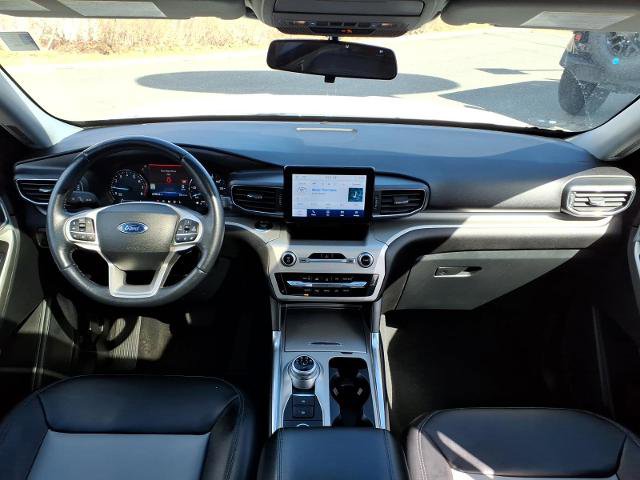Certified 2022 Ford Explorer XLT w/ Equipment Group 202A image 15