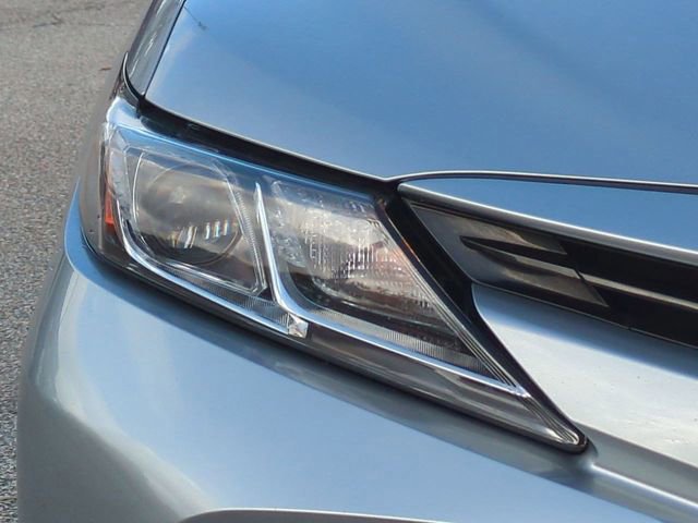 Used 2020 Toyota Camry LE image 10