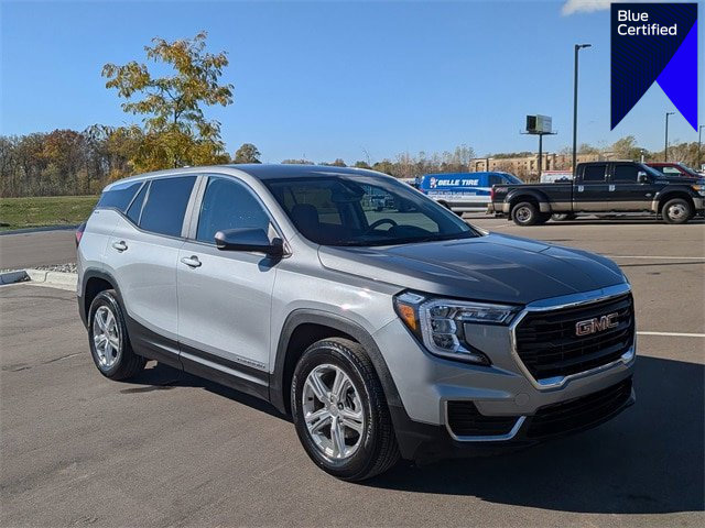Used 2024 GMC Terrain SLE image 1