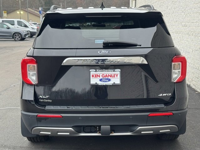 Certified 2021 Ford Explorer XLT w/ Equipment Group 202A image 3