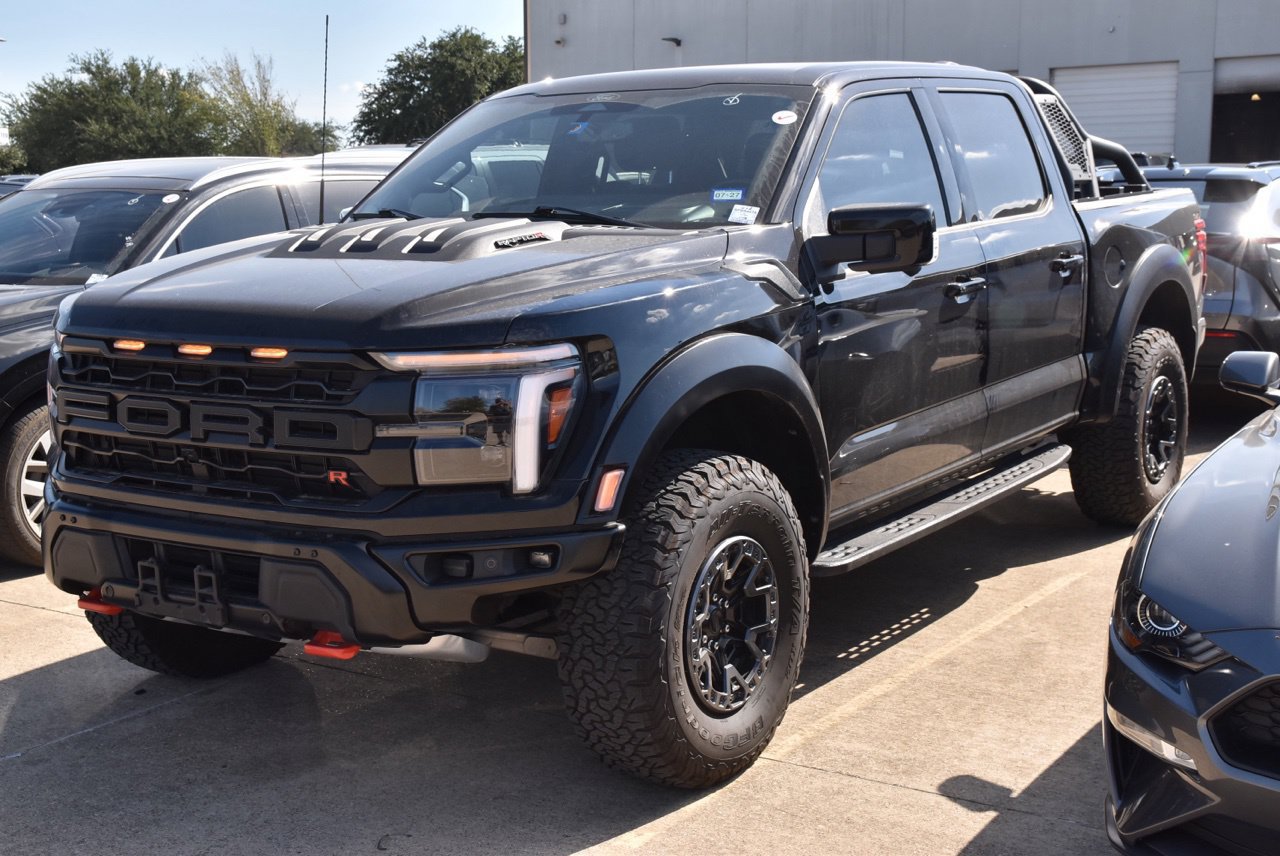 Certified 2025 Ford F150 Raptor w/ Equipment Group 803A Raptor R AWD/4WD image 2