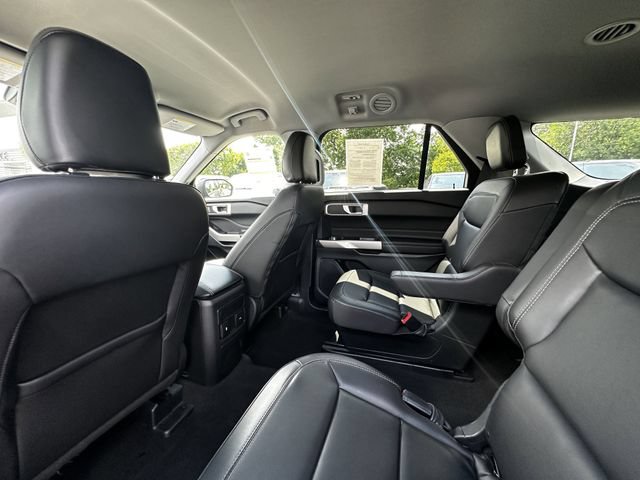 Certified 2023 Ford Explorer XLT w/ Equipment Group 202A AWD/4WD image 18