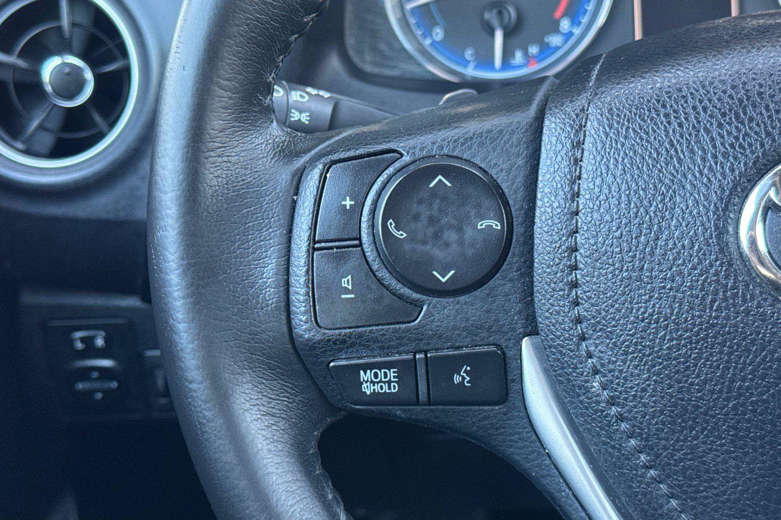 Used 2017 Toyota Corolla SE image 18