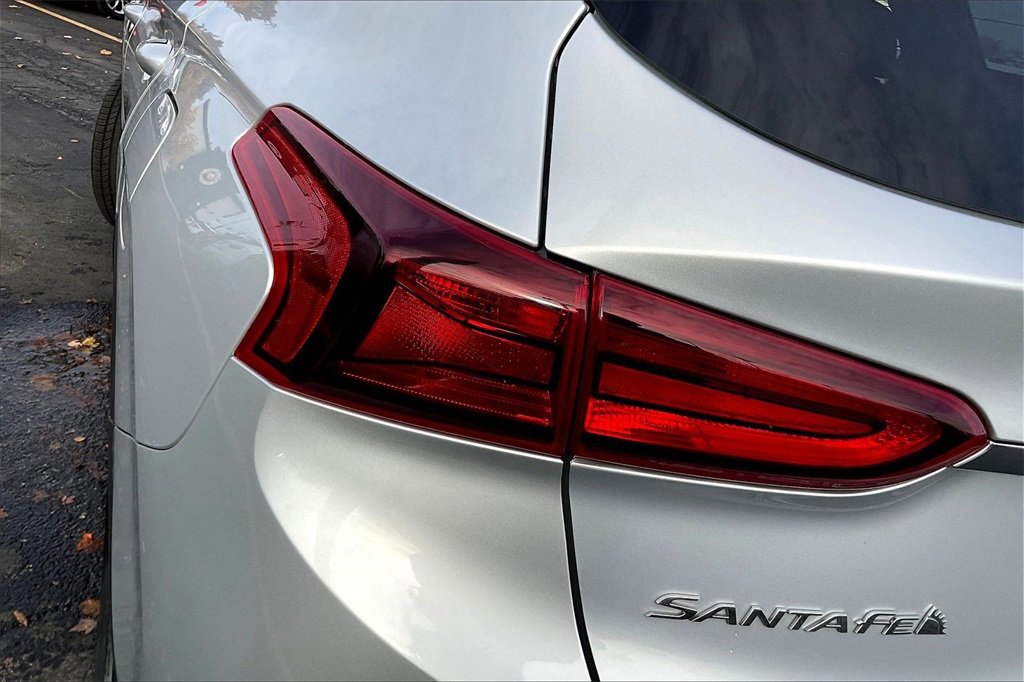 Used 2020 Hyundai Santa Fe SE image 28