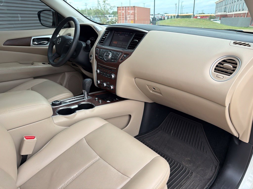 Used 2017 Nissan Pathfinder Platinum AWD/4WD image 15
