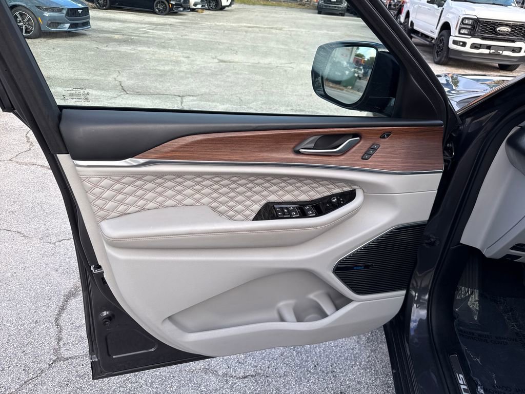 Used 2022 Jeep Grand Cherokee Summit w/ Adv Protech Group IV image 14