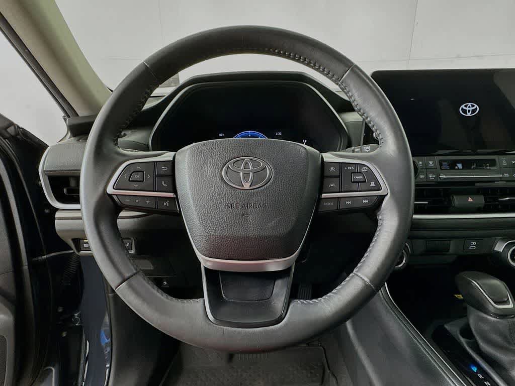 Used 2024 Toyota Grand Highlander AWD image 16