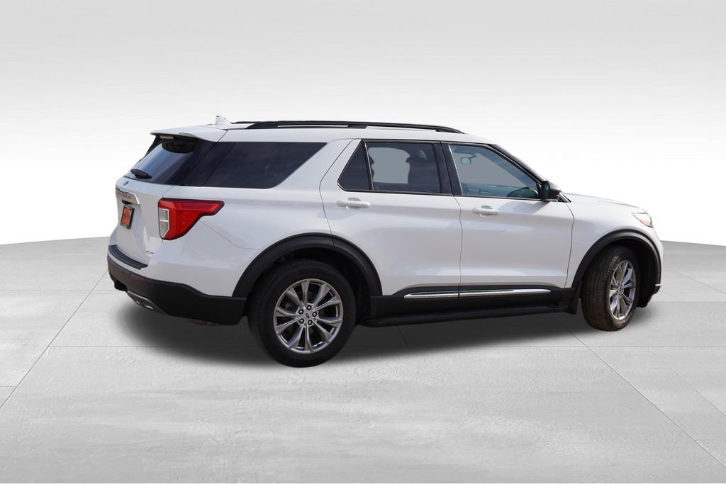 Certified 2023 Ford Explorer XLT w/ Equipment Group 202A AWD/4WD image 4
