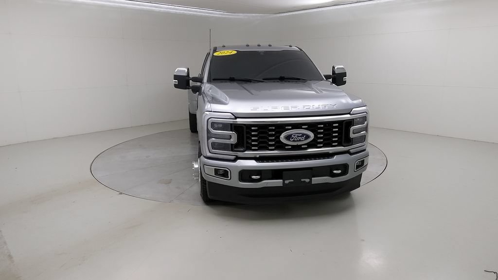 Certified 2024 Ford F350 Platinum AWD/4WD image 3