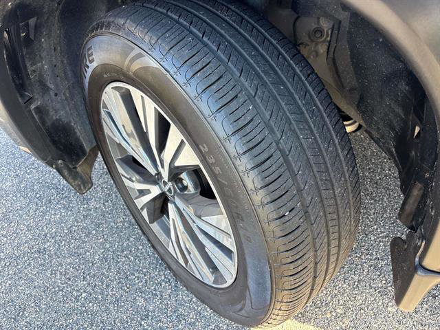 Used 2023 Nissan Rogue SV w/ SV Premium B Package image 9