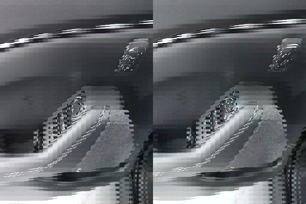 Certified 2025 Ford Mustang Mach-E Premium image 9