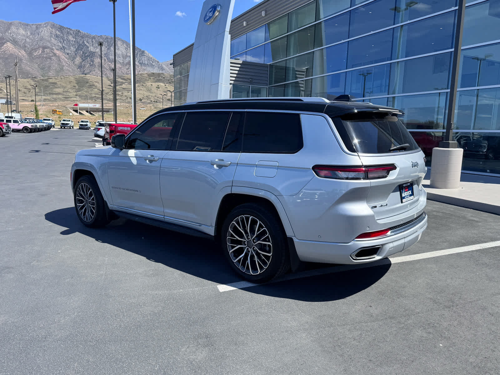 Used 2022 Jeep Grand Cherokee L Summit AWD/4WD image 9