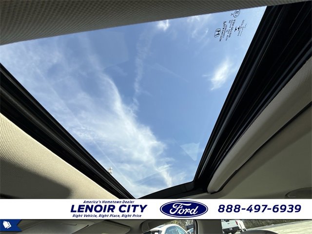 Used 2022 Honda Accord Touring image 17