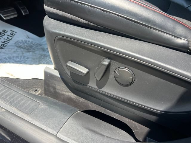 Certified 2024 Ford Escape ST-Line w/ Tech Pack #1 AWD/4WD image 17