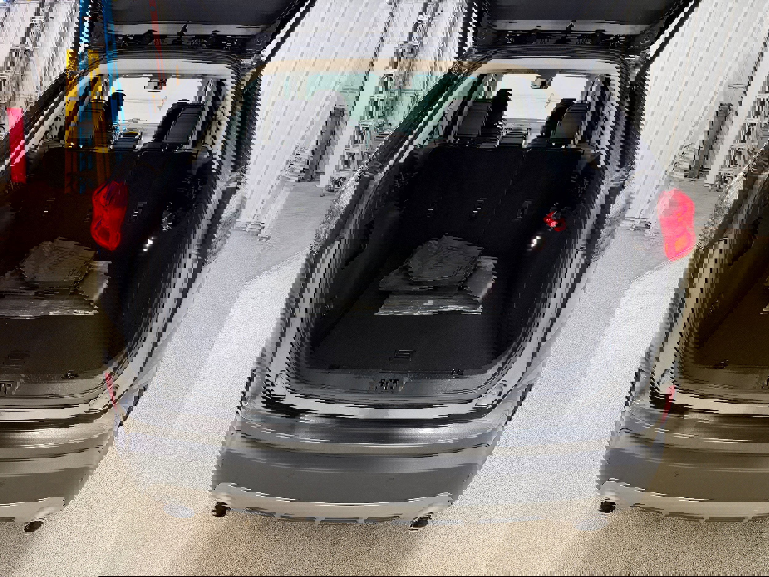 Certified 2019 Ford Edge Titanium w/ Cold Weather Package AWD/4WD image 29