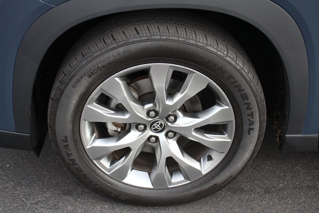Used 2025 Toyota Grand Highlander AWD image 14