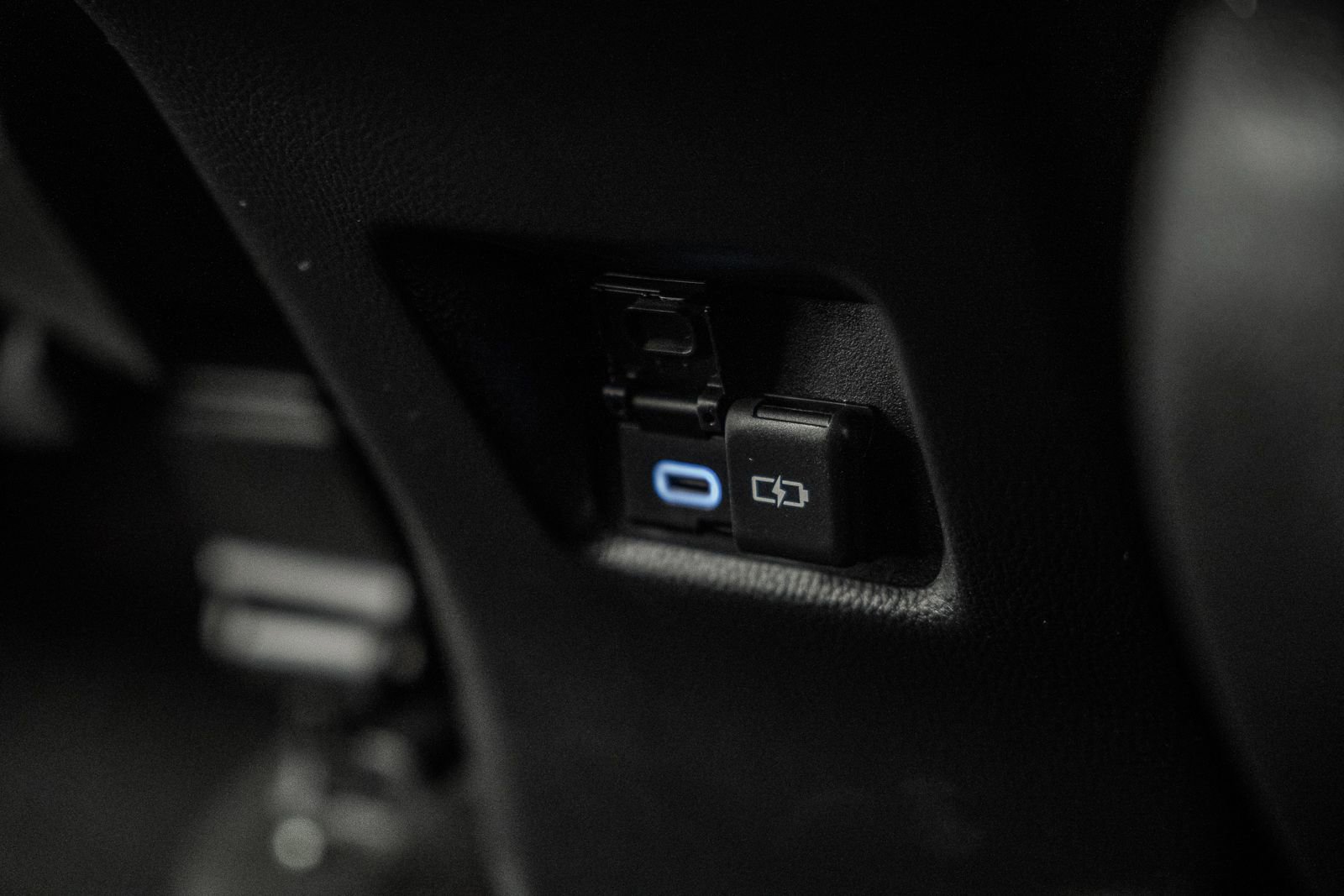 Used 2024 Toyota RAV4 XLE w/ Convenience Package image 41