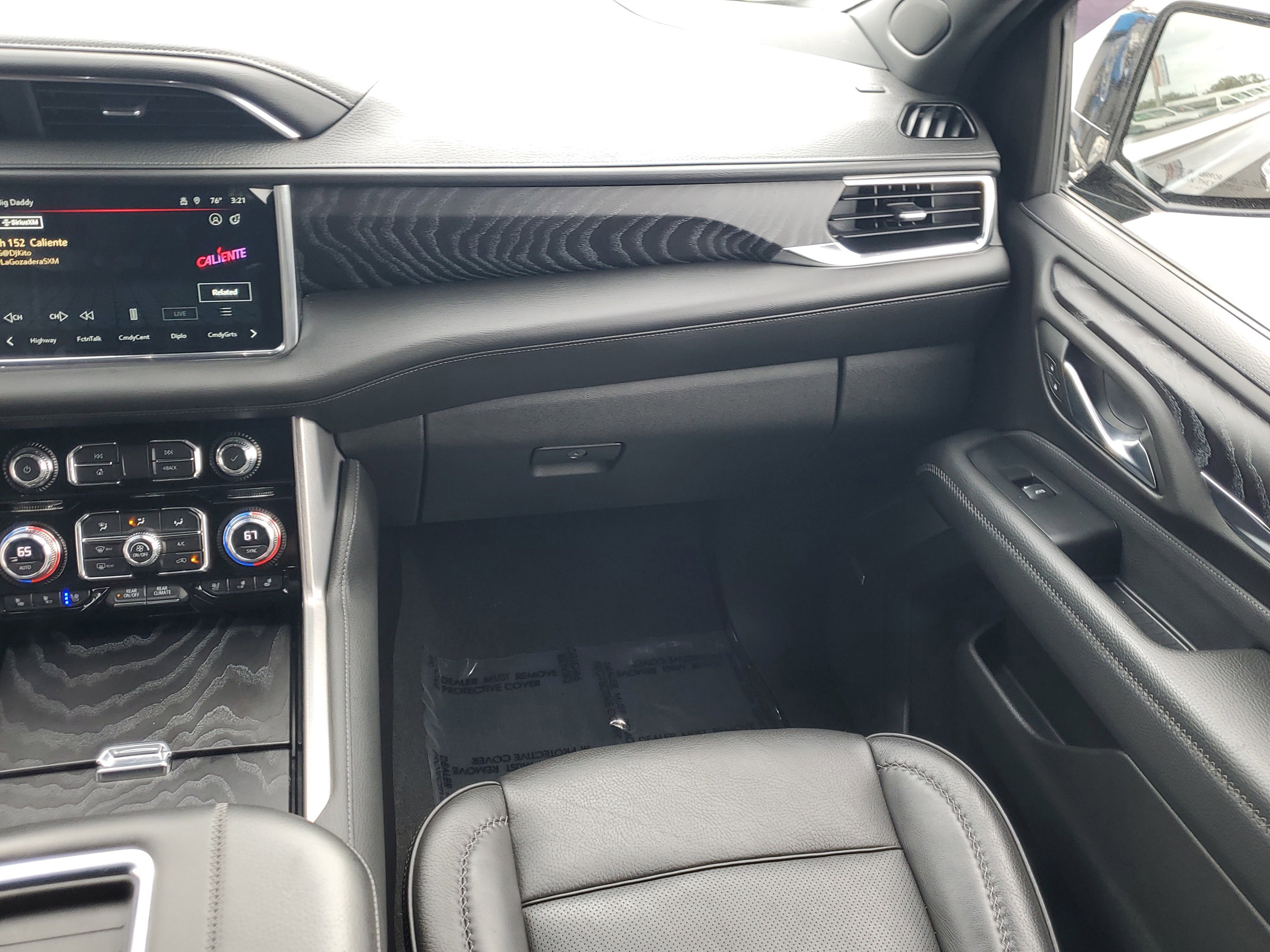 Used 2023 GMC Yukon XL Denali image 17